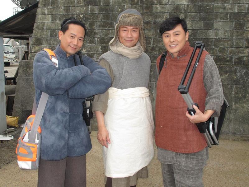 黎耀祥、陳國邦與曹永廉為劇集《公公出宮》開工