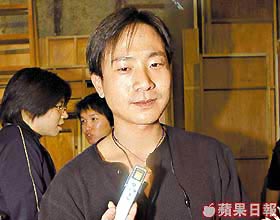 ■陳國邦為遲到感到不好意思。